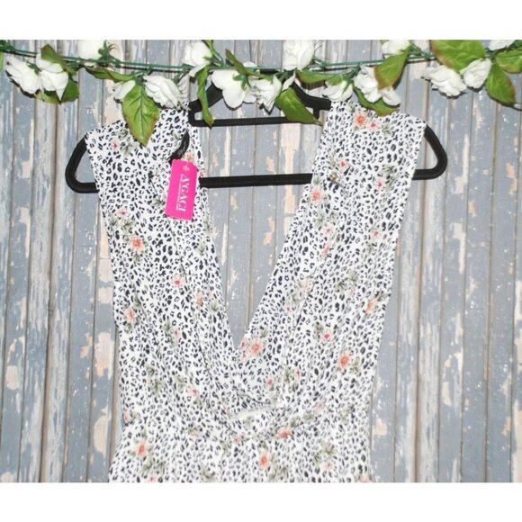 NWT A'GACI Shop 17 Juniors Ladies White Dress Size S V-Neck Elastic Waist Belt - Picture 7 of 10